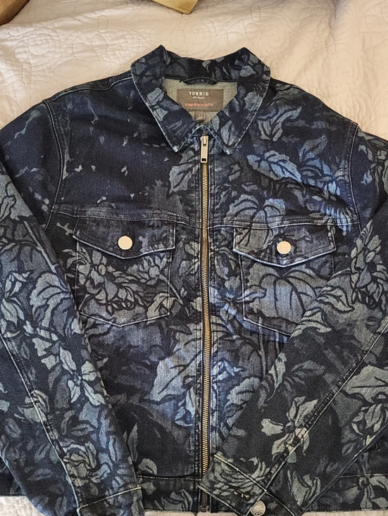 torrid Jackets & Blazers - Nwot 2x torrid Navy Floral Zip-Front Shirt Jacket